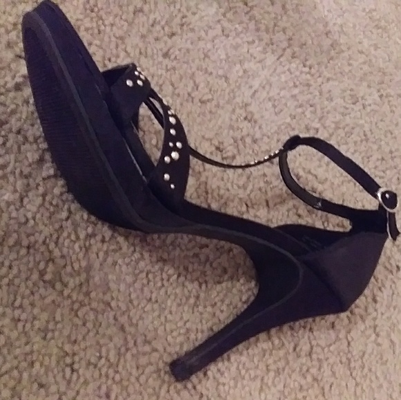 Fioni Nights Black Heel Sandals - Picture 5 of 8